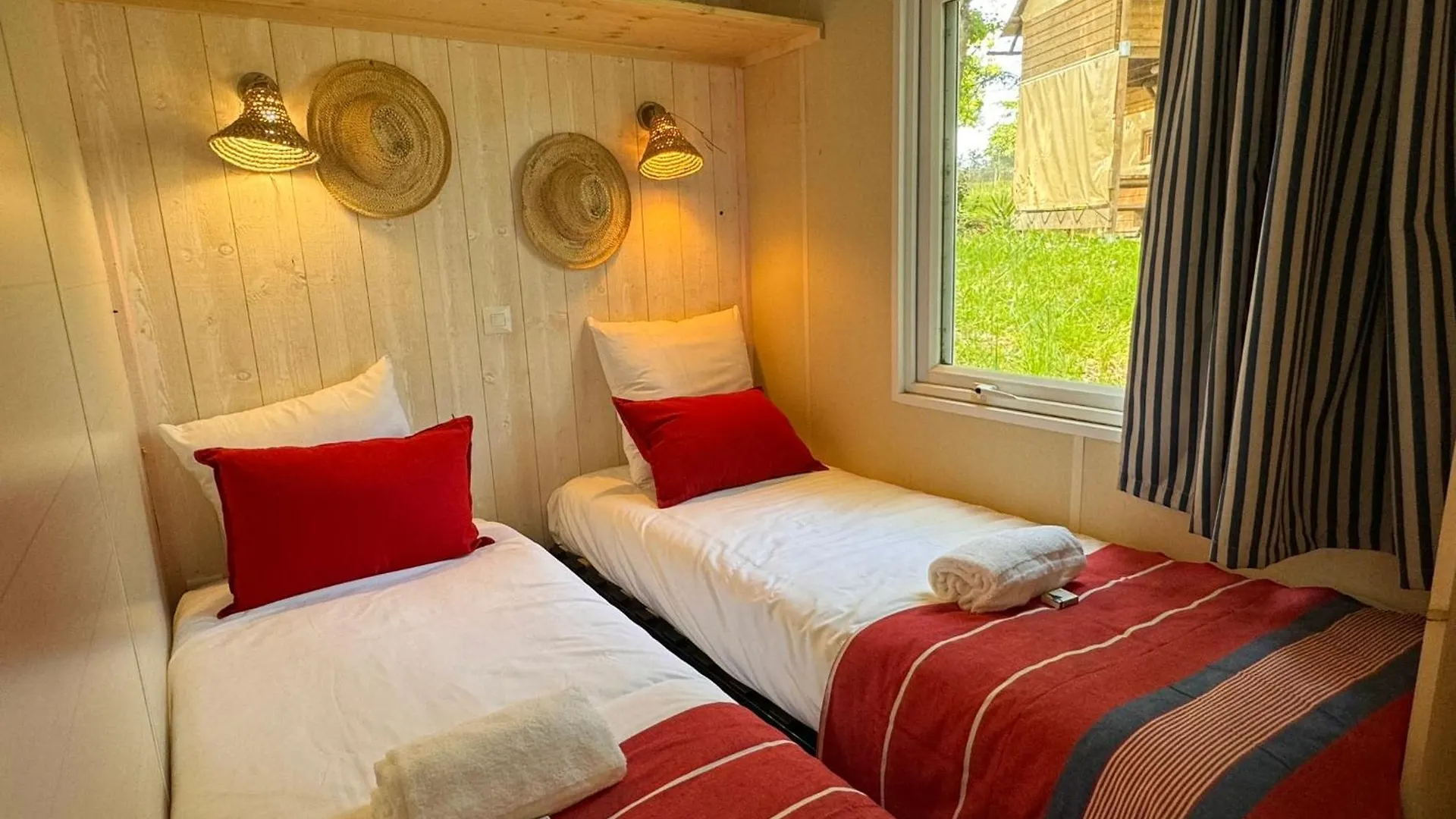 Whaka Lodge Seissan 0*,  France