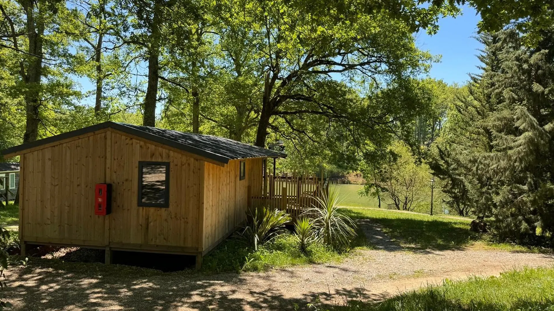 Whaka Lodge Seissan France