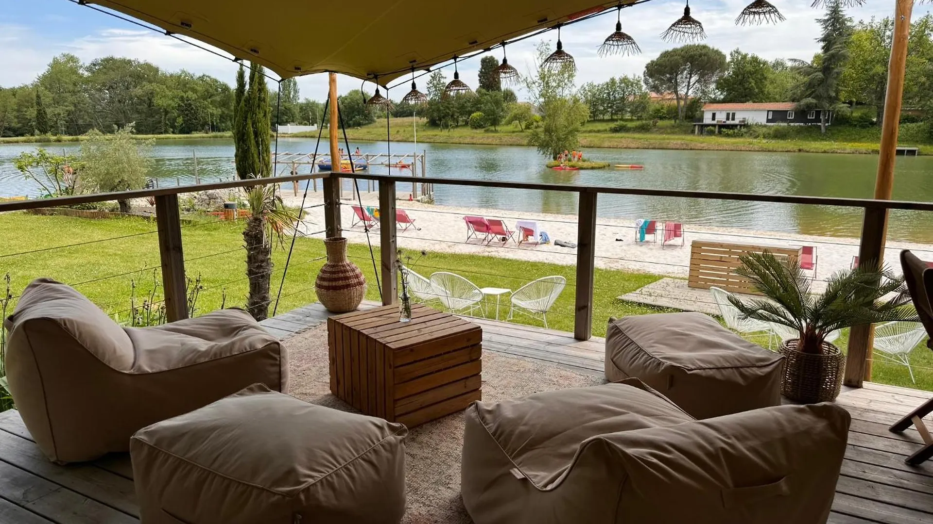 Whaka Lodge Seissan France